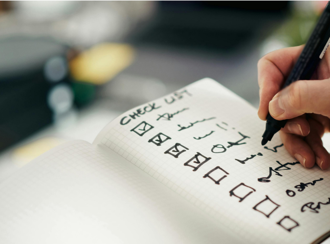 What to Bring to a Memory Care Facility: Move-In List